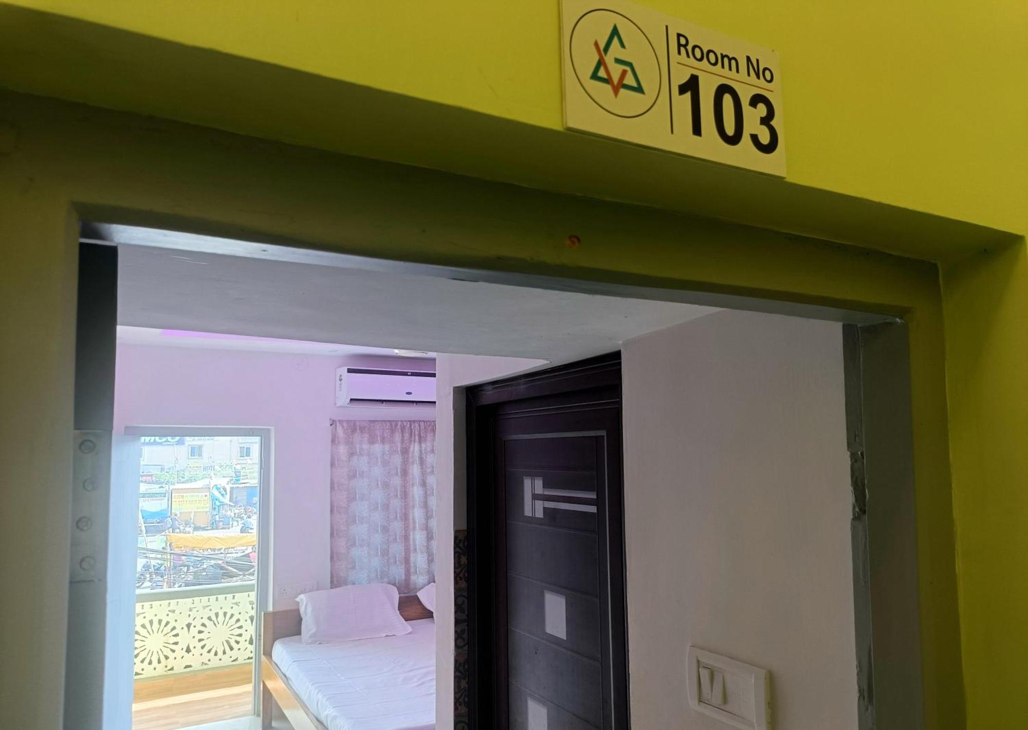 Hotel Grand View Пури Экстерьер фото