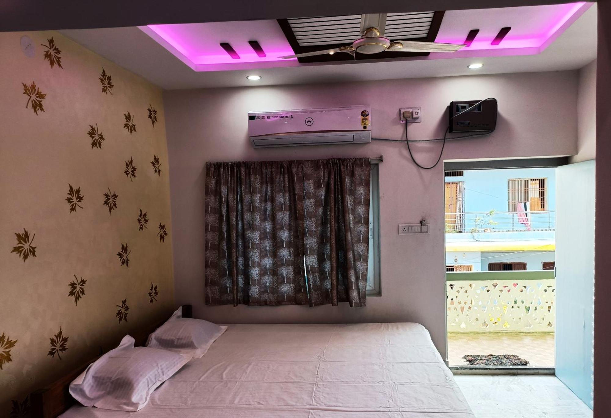 Hotel Grand View Пури Экстерьер фото